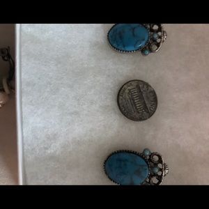 Clip turquoise earrings